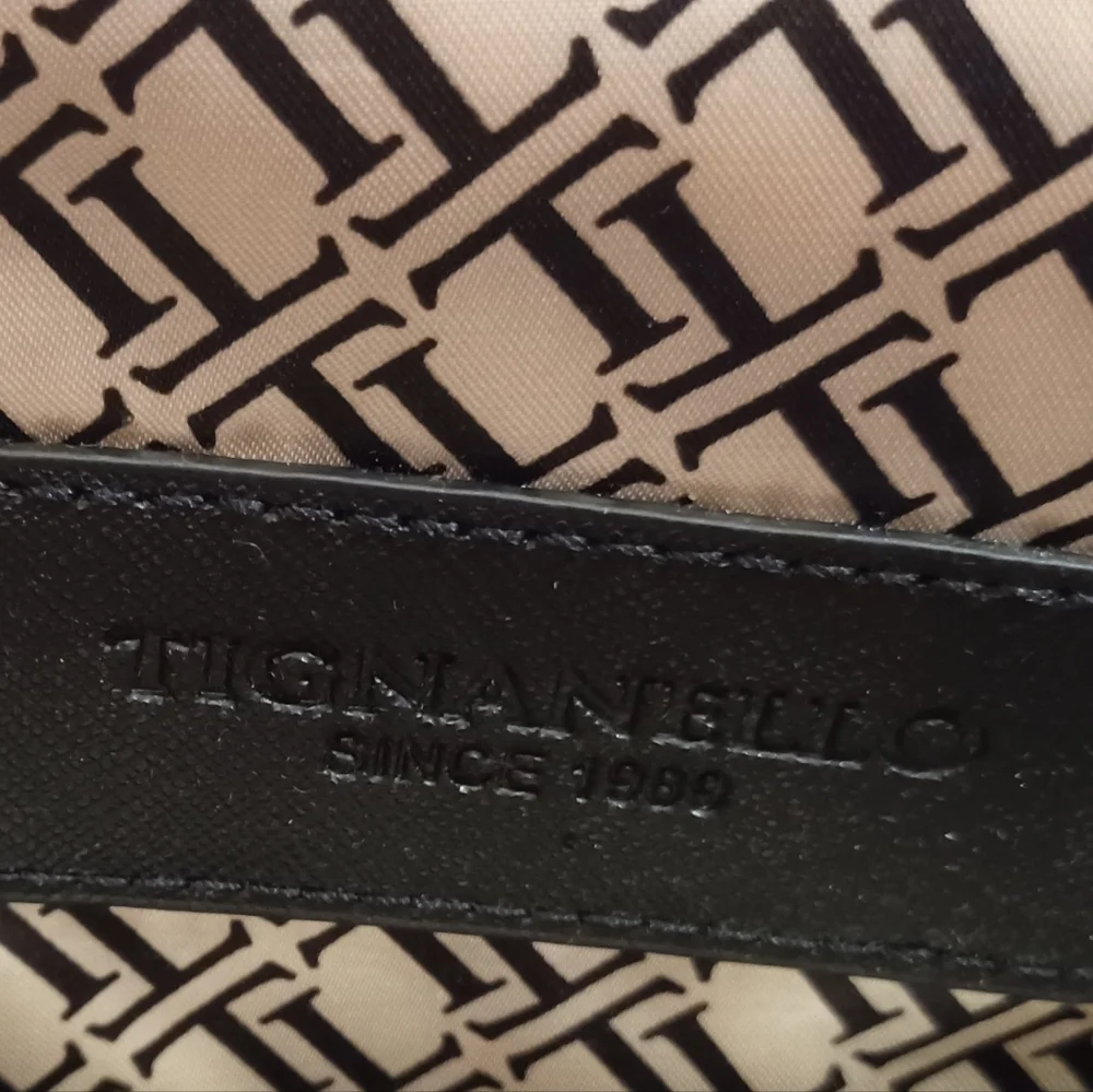 Tignanello NWOT Crossbody Bag - Picture 6 of 6